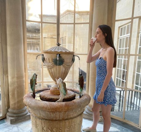Alice Loxton 美しいスター 写真