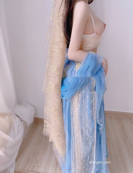 Yu Yuan Yaya エロティックなモデル 写真