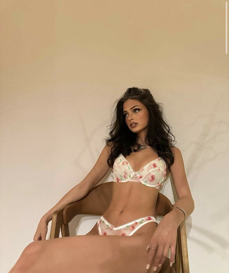 Minna Rosa Weber アダルトモデル 写真