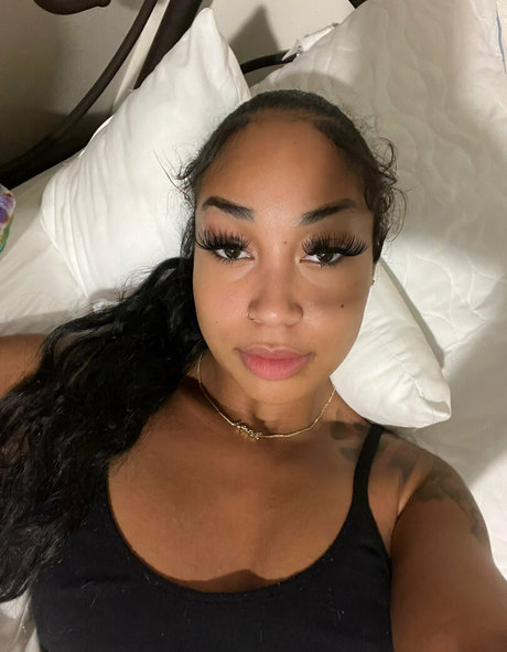 exoticblasiann 美しいモデル 画像