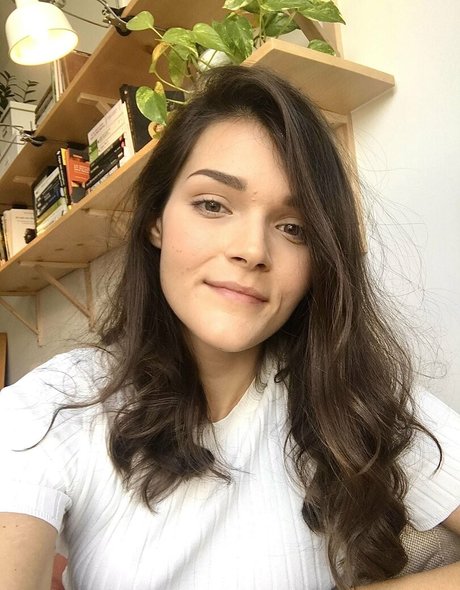 Vanessa Berge かわいいポルノスター 写真