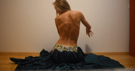 Belly Dancer Lisa 無料女優 写真