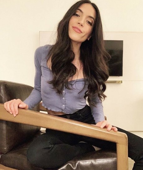 Alyssa Limperis 無料モデル 写真