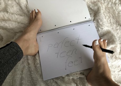 perfectteenfeet 高品質のポルノスター ギャラリー