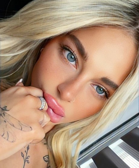 Angelika Kramer ポルノスター 可愛い 写真