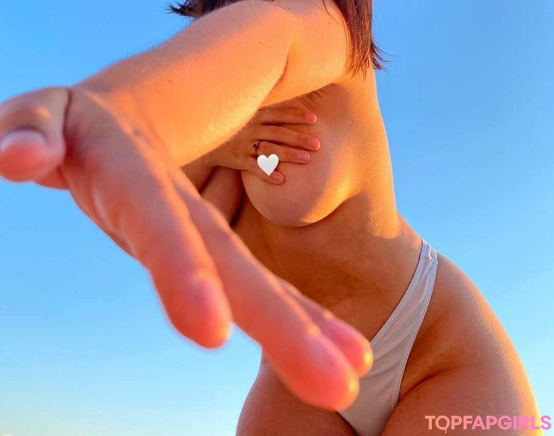 Badgalantii アダルトスター ギャラリー