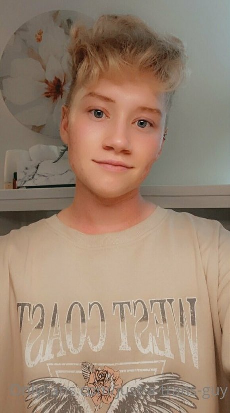 just a trans guy かわいいモデル 写真