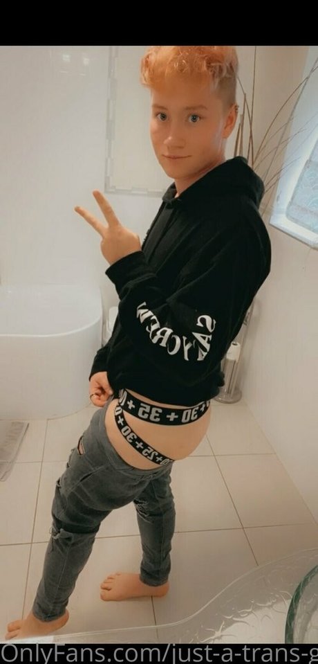 just a trans guy セクシーモデル 画像