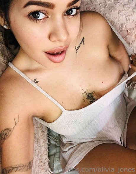 olivia jones2 トップスター 画像