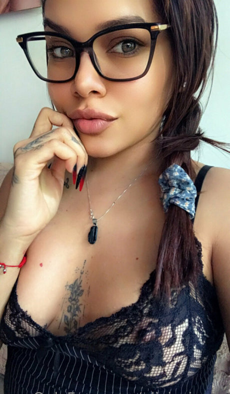 olivia jones2 ヌードスター 写真