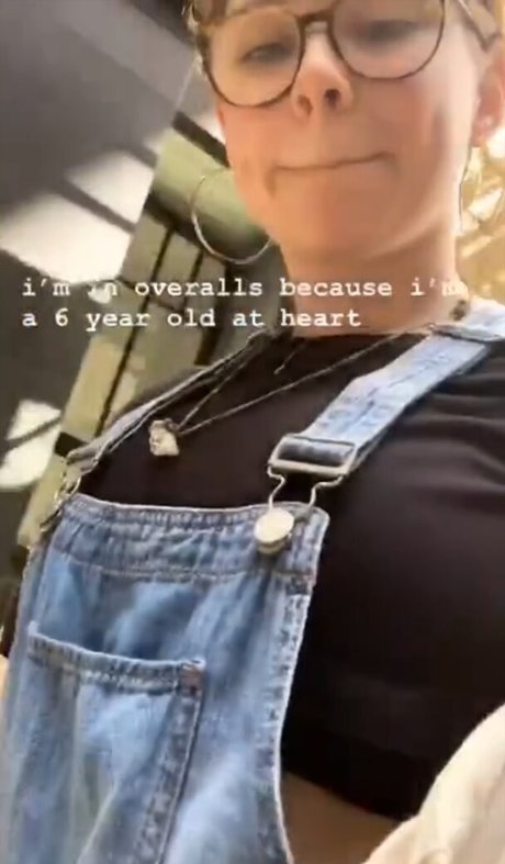 Mina Sundwall セクシーなスター 画像