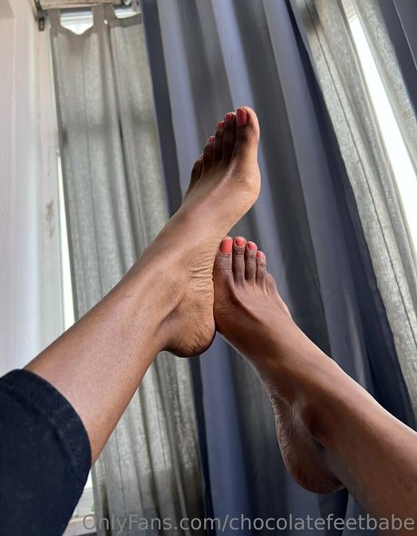 chocolatefeetbabe 裸のモデル 写真