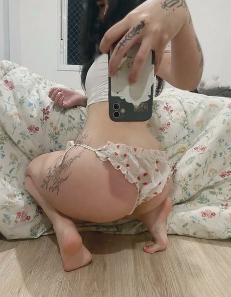 Lara Linx ヌードモデル 写真