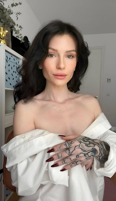 ernesta the guevara トップ女優 画像