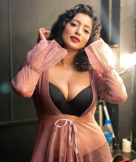 Vaibhavi Joshi 独占スター ギャラリー