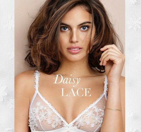 Shlomit Malka アート女優 写真