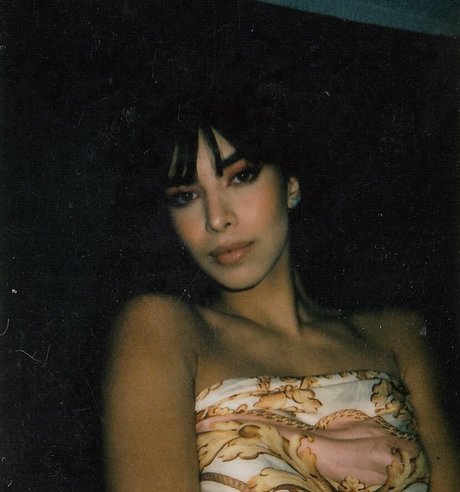 Gabrielle M 裸モデル 画像