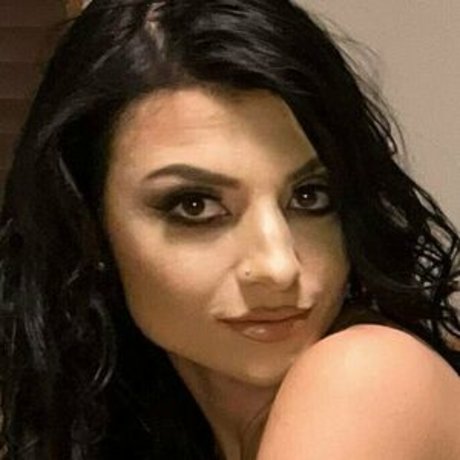 mindblowing brunette69 ポルノスター 写真