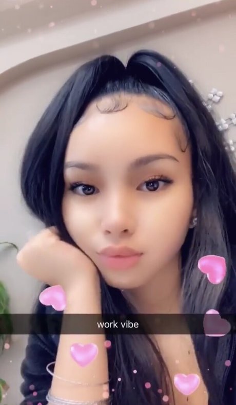 Julianarmah ポルノ女優 写真