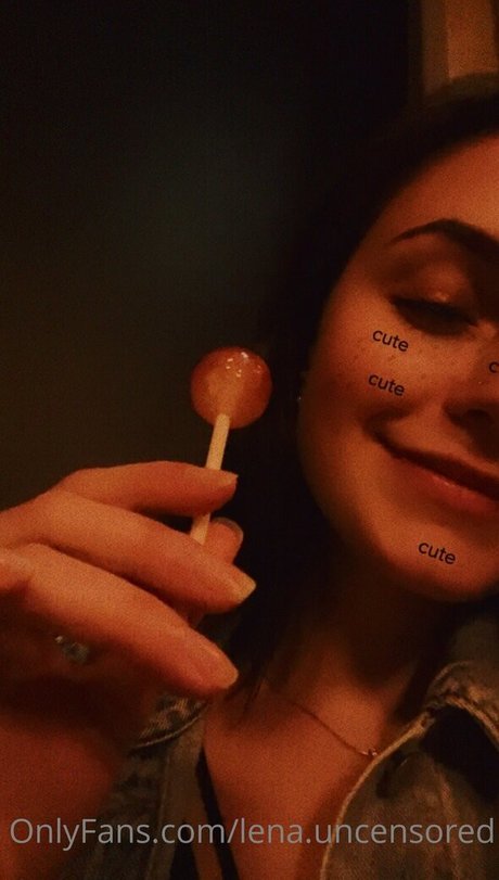 lena uncensored ホットなポルノスター 写真