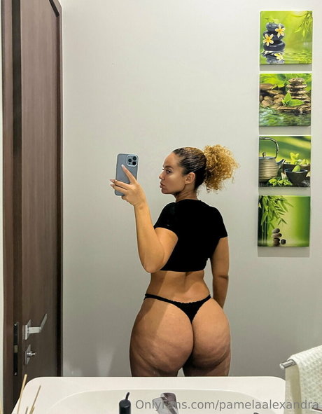 pamelaalexandra セックスモデル 画像