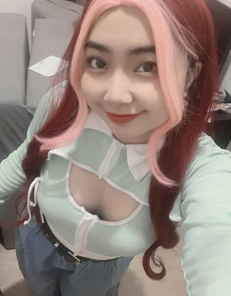 X natsauce  エロティック女優 写真