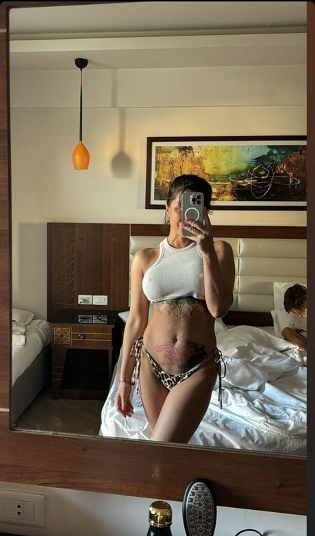Karina Zvereva ポルノモデル 画像
