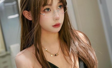Shaomaibb セクシーなポルノスター 写真
