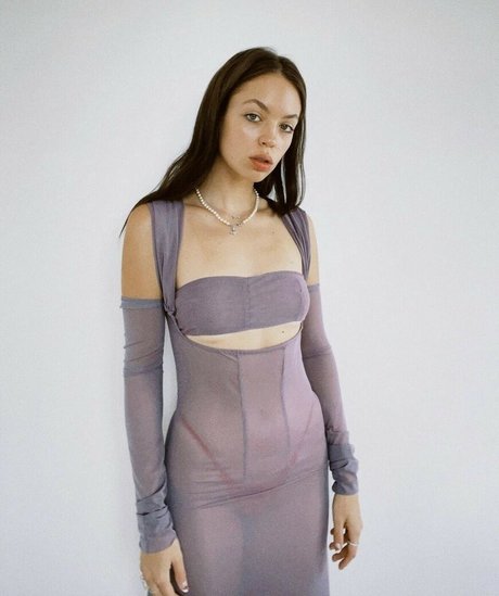 Claudia Sulewski Deepfake 完璧なポルノスター 写真