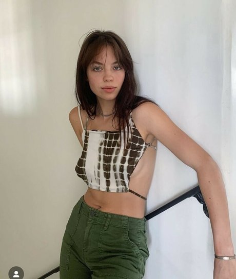 Claudia Sulewski Deepfake xxx女優 ギャラリー