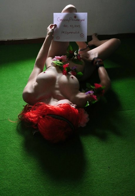 GroovyFlowerGirl ヌードのポルノスター ギャラリー