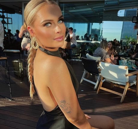Kirra Schofield 完璧な女優 写真