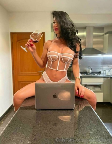 your sofia ts セクシー女優 画像