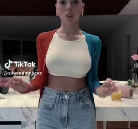 Silvana Mojica ヌードモデル 写真