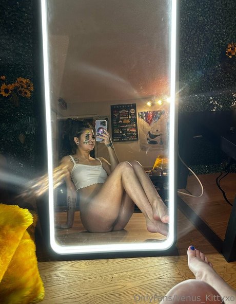 venus kittyxo ポルノスター 無料 写真