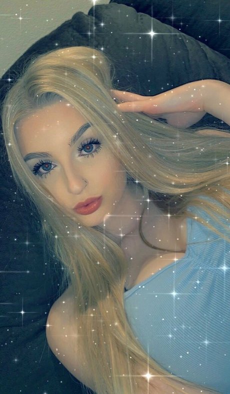 Cassandra Summer 裸のモデル 写真