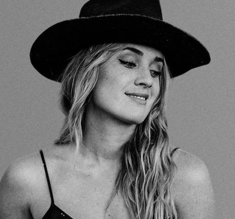 Sophia Scott ヌード女優 写真