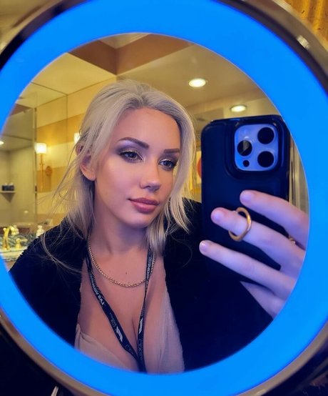 Alanah Pearce ポルノスター 画像