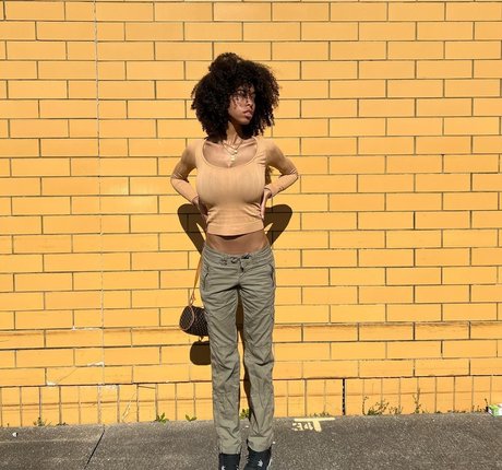 Kira Imani 高品質のポルノスター 写真