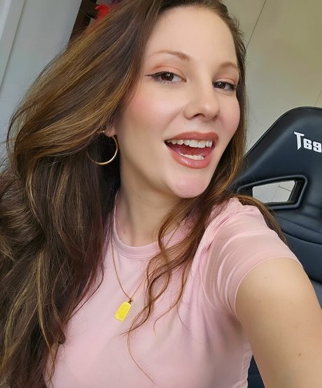 20歳のOnlyFans セクシーヌード 写真