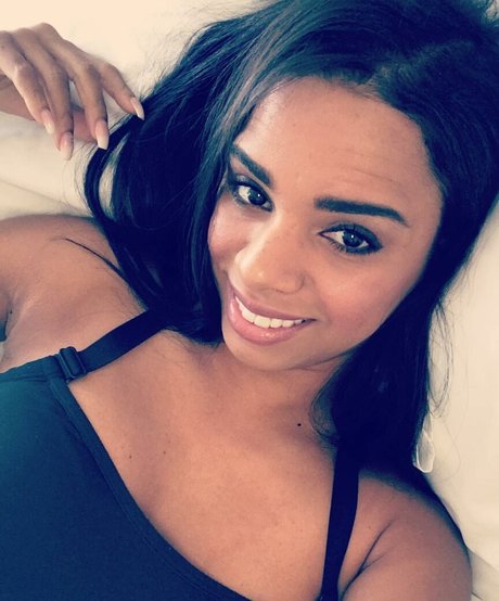 Renee Michelle アートモデル 写真