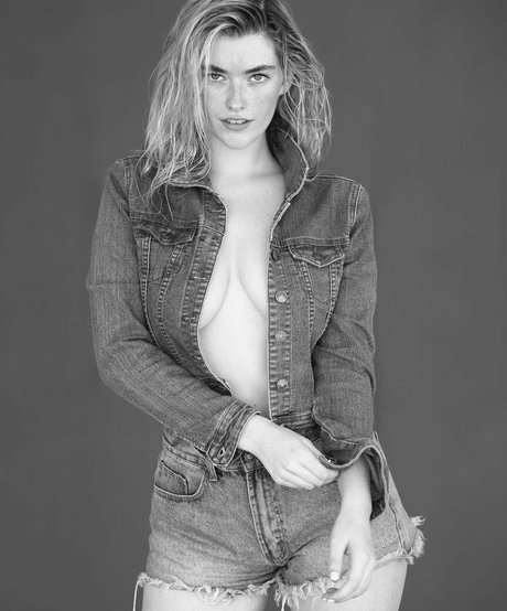 Carlie Whalen ヌード女優 写真