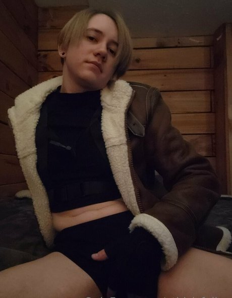 かわいいシーメールオンリーファンズ セクシー裸 画像