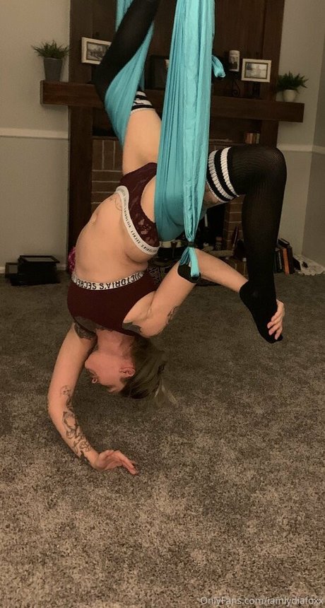 iamlydiafoxx 可愛いモデル 写真