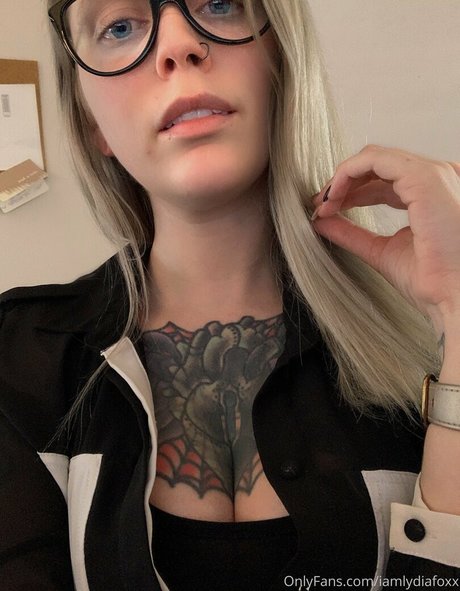 iamlydiafoxx ポルノモデル 写真