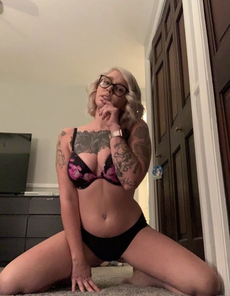 iamlydiafoxx トップポルノスター 写真