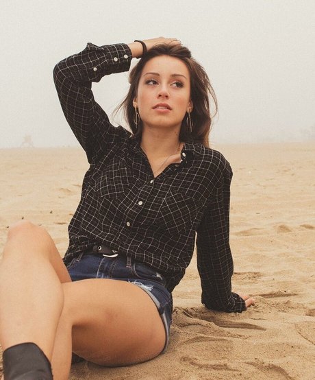 Serena Mello ホットモデル 写真
