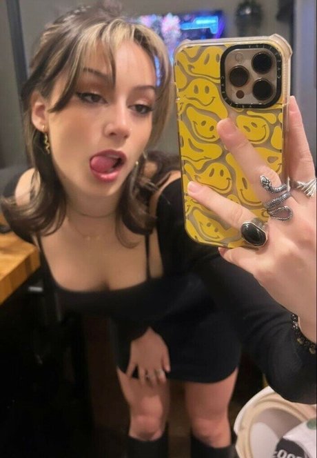 Serena Mello アート女優 画像