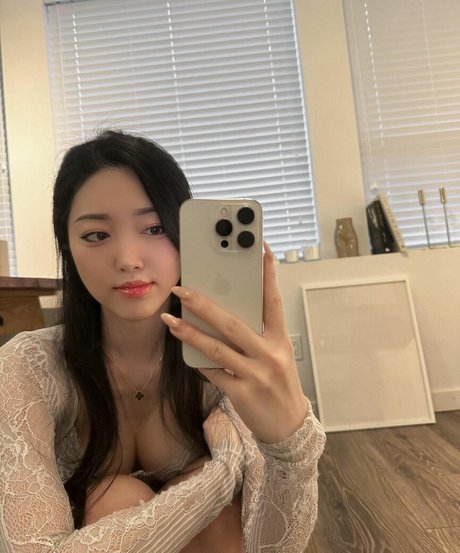 daisydslee top profile image