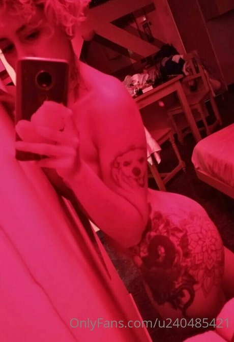 thequeenwithcurls ヌードスター 写真
